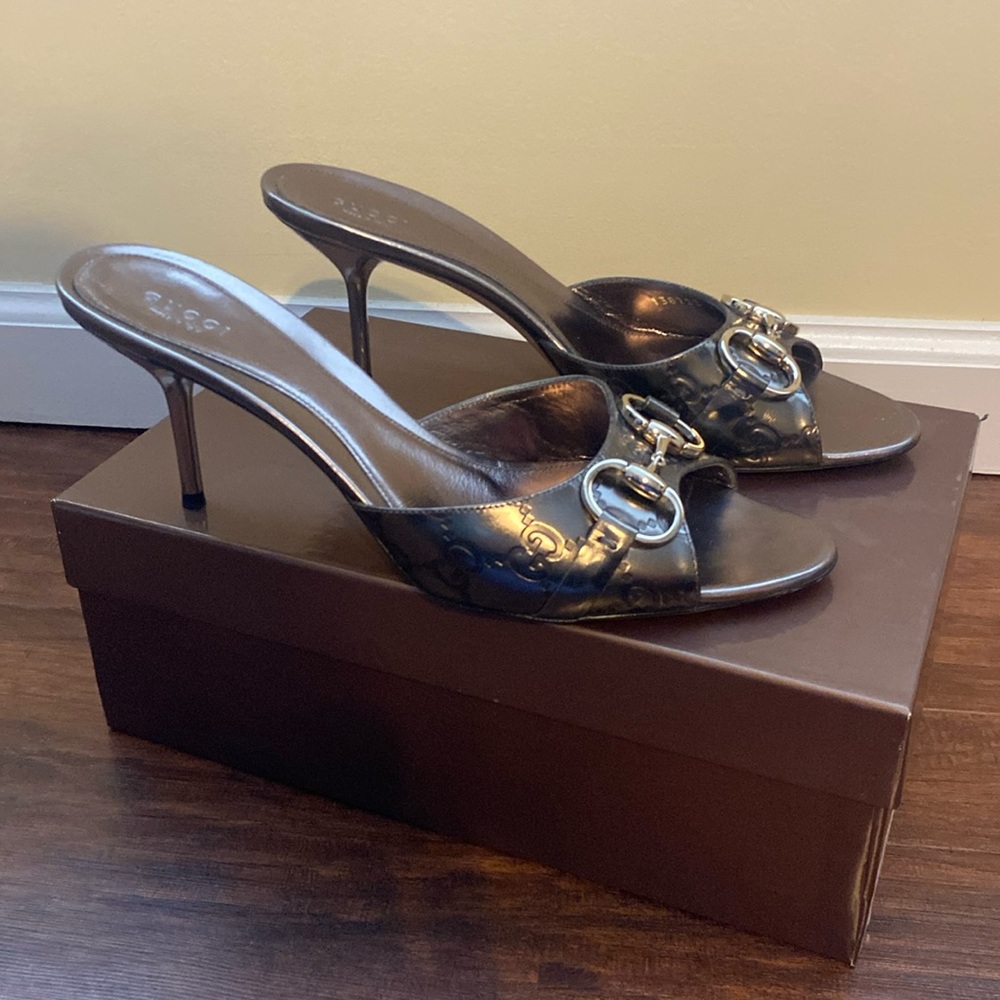 USED - Authentic GUCCI  Sand Pelle S Cuoio Canna Fucil Shoe in Satin